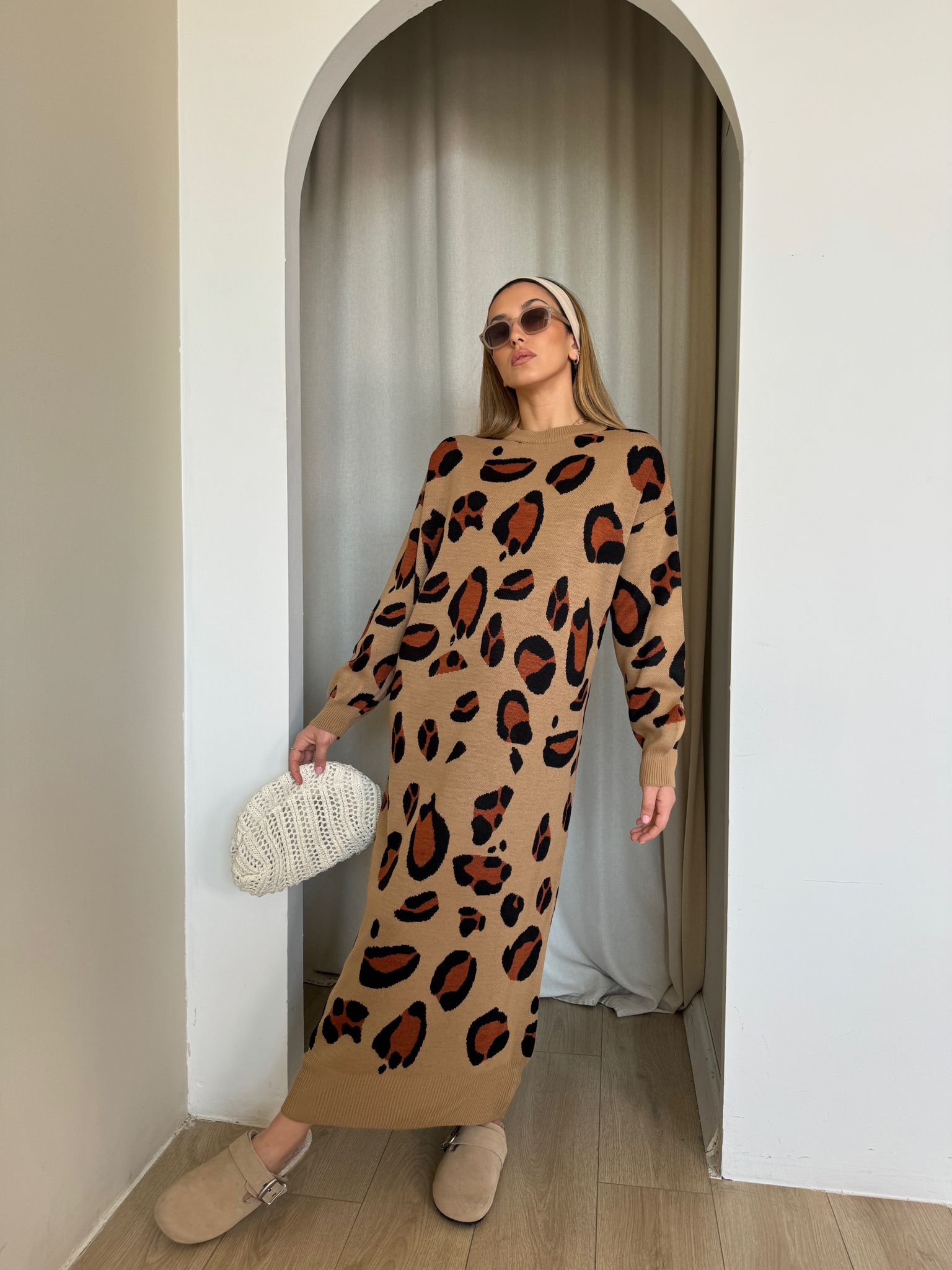 E2EA35AC-473C-44B1-9226-4335B4FFF1AE